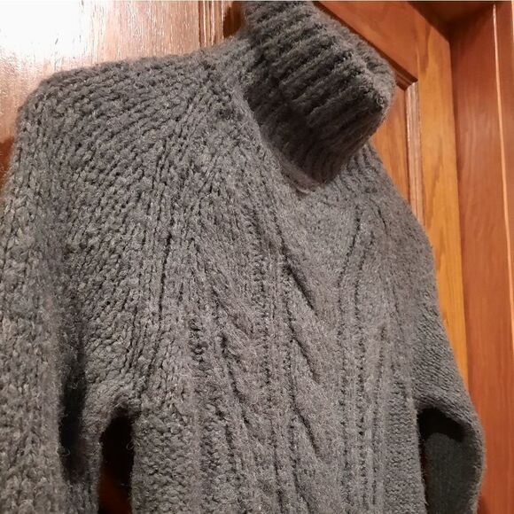 Simply Vera Wang Turtleneck Cable Knit Metallic High Low Sweater Grey Silver - Picture 4 of 13